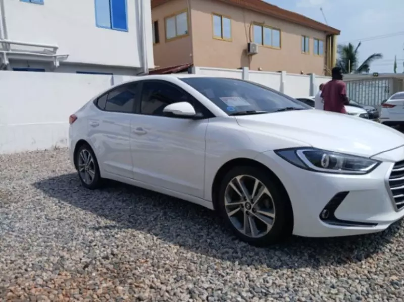 Hyundai Elantra   - 2018