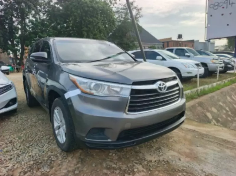 Toyota Highlander   - 2015