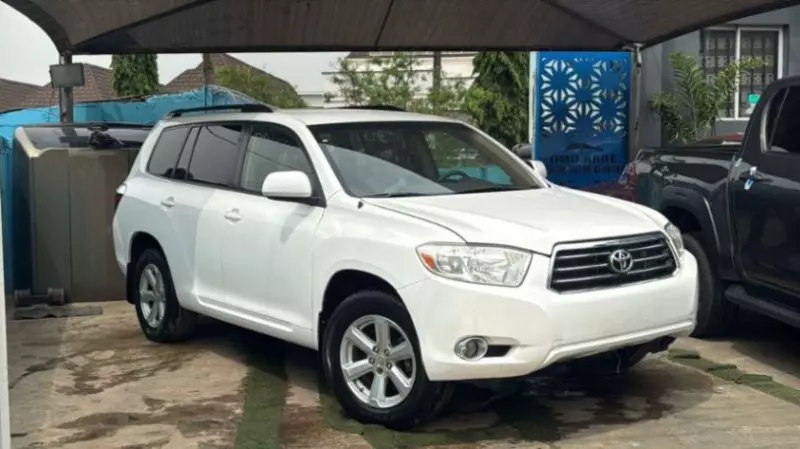 Toyota Highlander   - 2010
