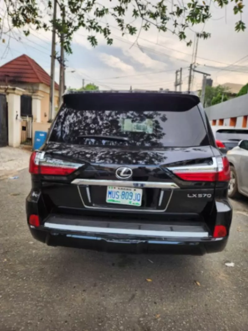 Lexus LX 570   - 2013