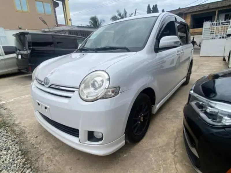 TOYOTA Sienta   - 2014