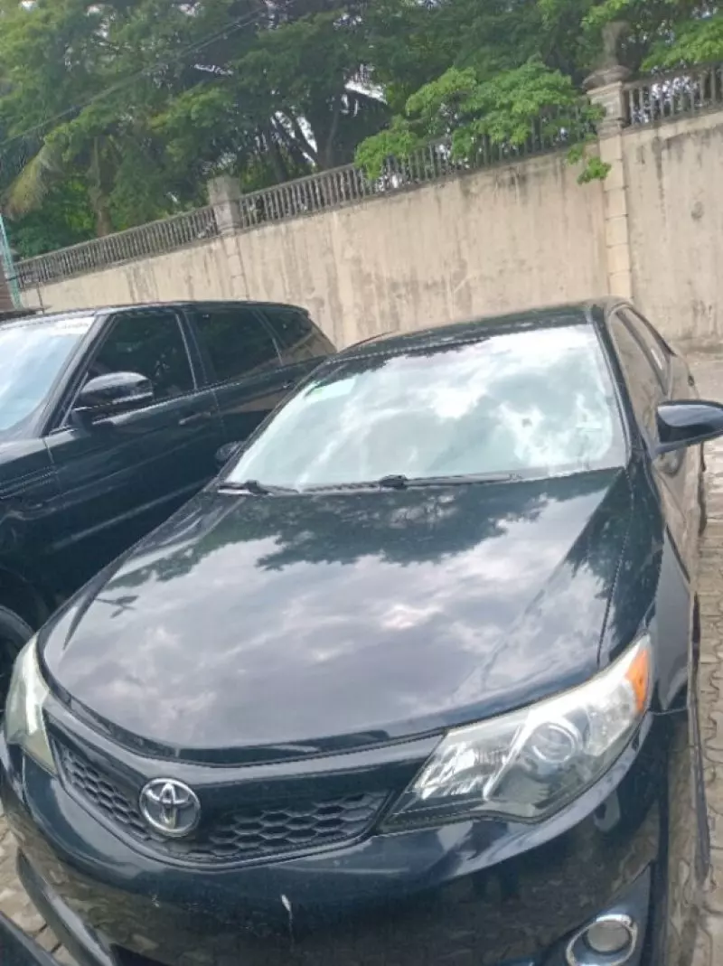 Toyota Camry   - 2013