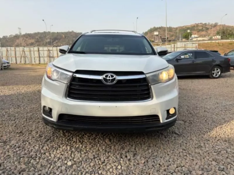 Toyota Highlander   - 2015