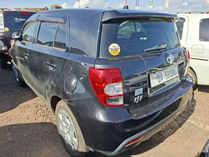 Toyota Ist    - 2011