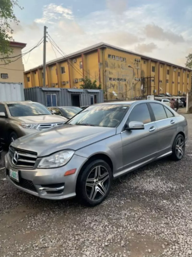 Mercedes-Benz C-Class   - 2010