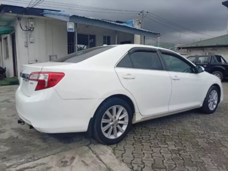 TOYOTA Camry   - 2013