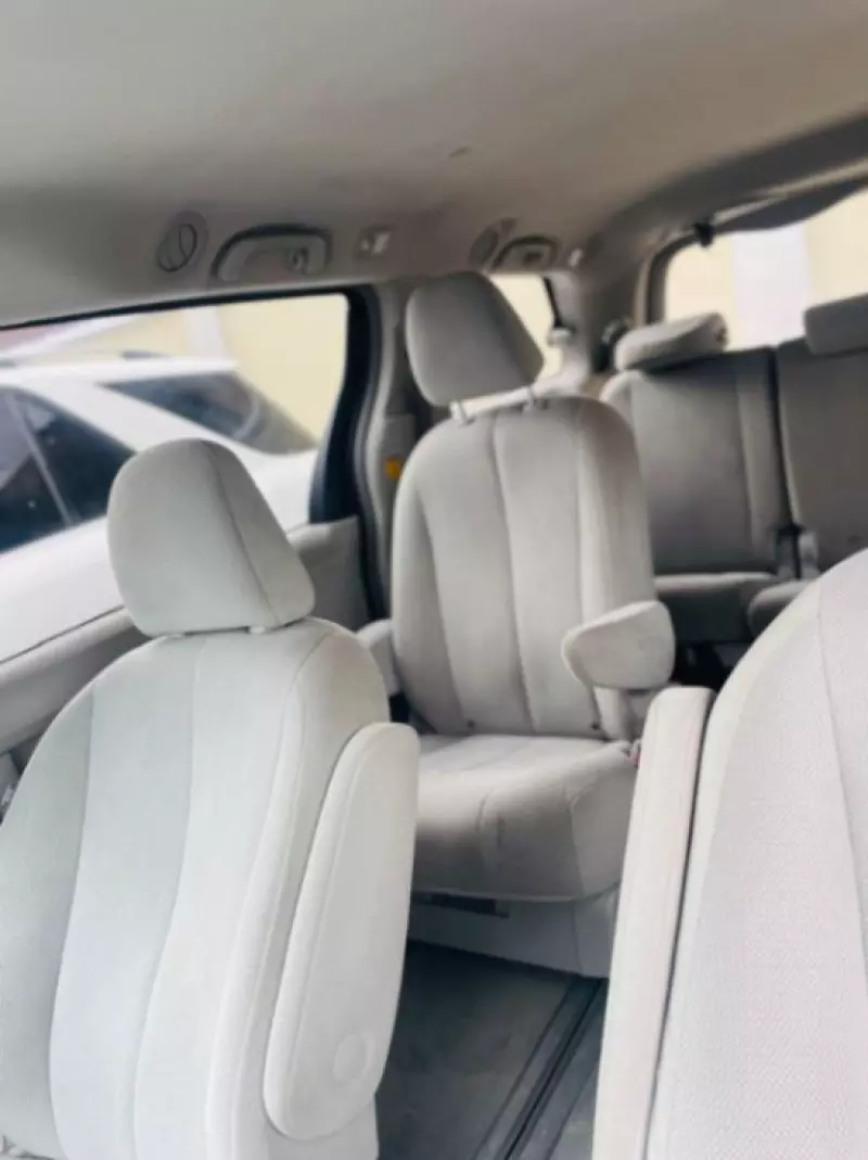 Toyota Sienna   - 2013