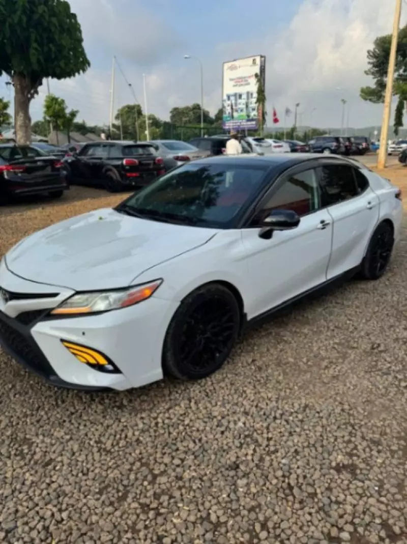 TOYOTA Camry   - 2019