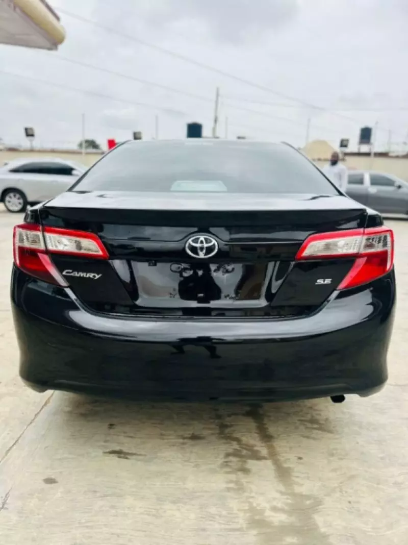 TOYOTA Camry   - 2012