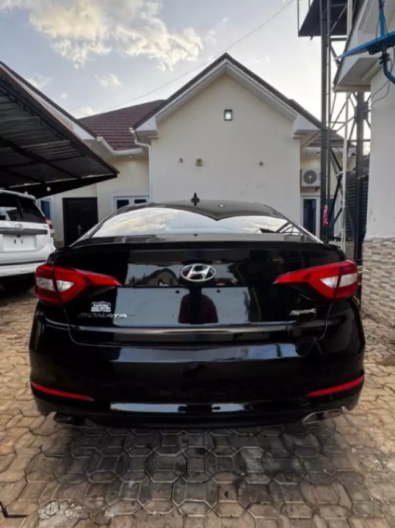 Hyundai Sonata   - 2016