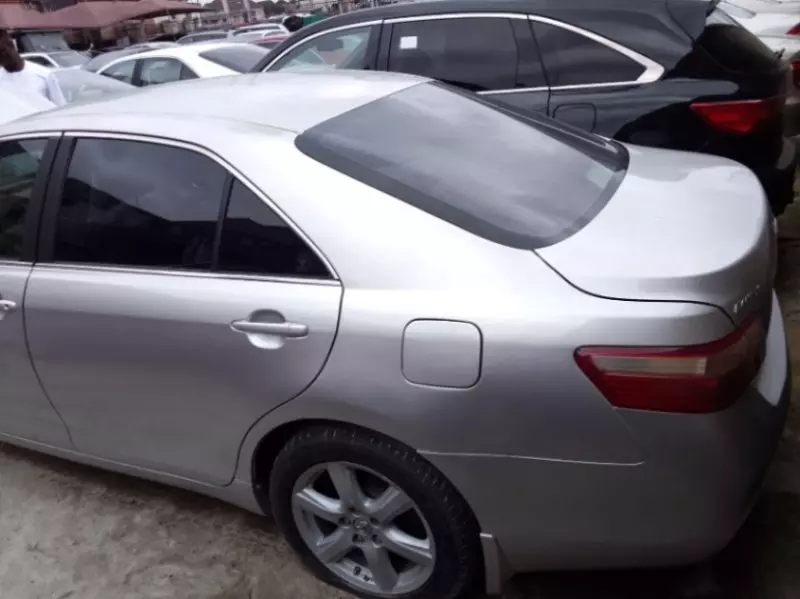 TOYOTA Camry   - 2009