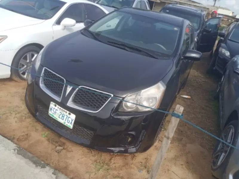 Pontiac Vibe   - 2009