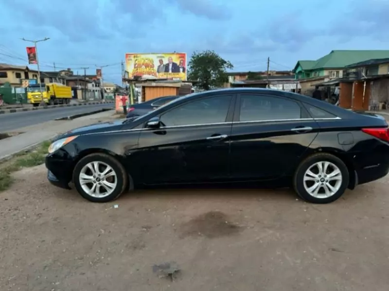 Hyundai Sonata   - 2013