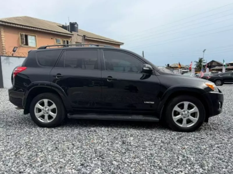 Toyota RAV4   - 2010