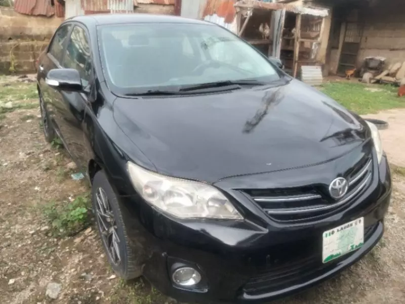 TOYOTA Corolla - 2010