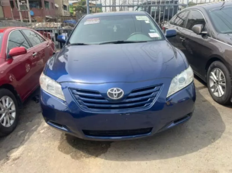 Toyota Camry   - 2009