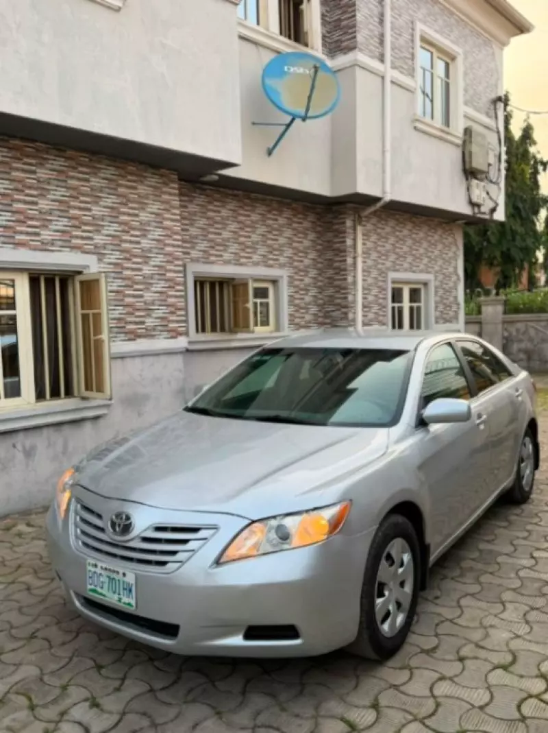 TOYOTA Camry   - 2009