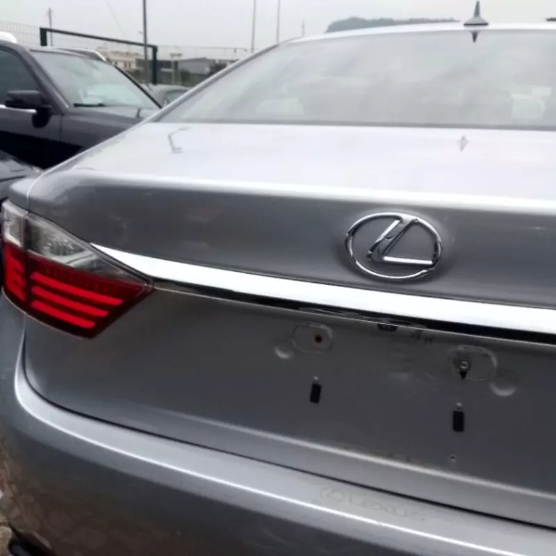 Lexus ES   - 2014