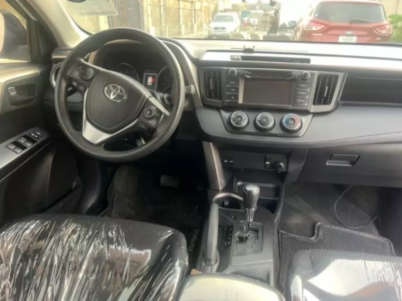 Toyota RAV 4   - 2017