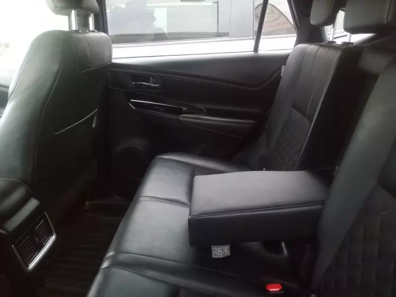 Toyota Harrier   - 2017