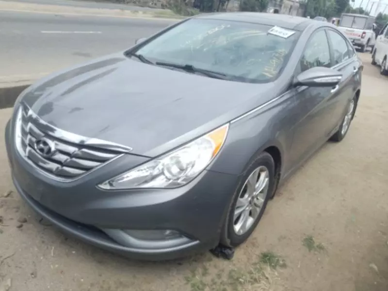 Hyundai Sonata   - 2012