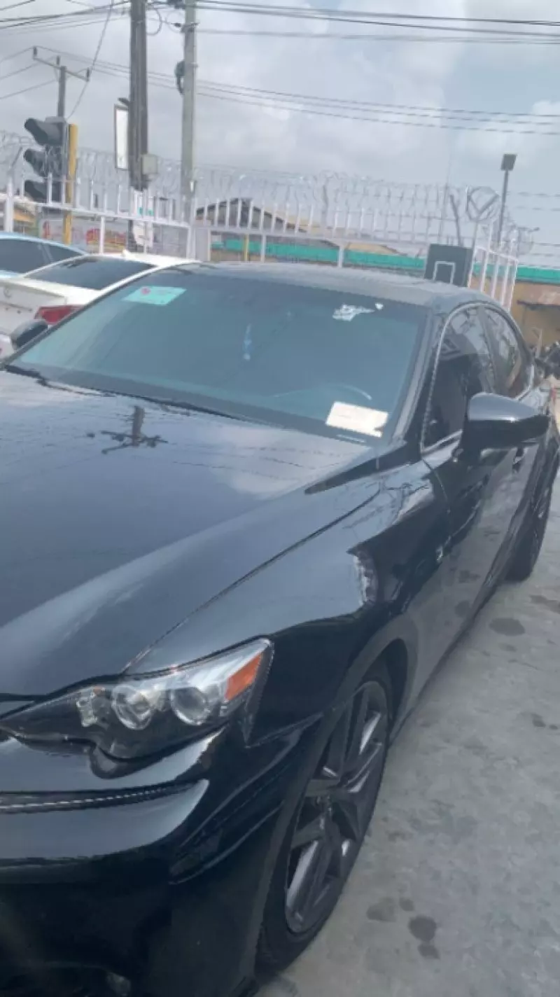 Lexus IS 250   - 2015