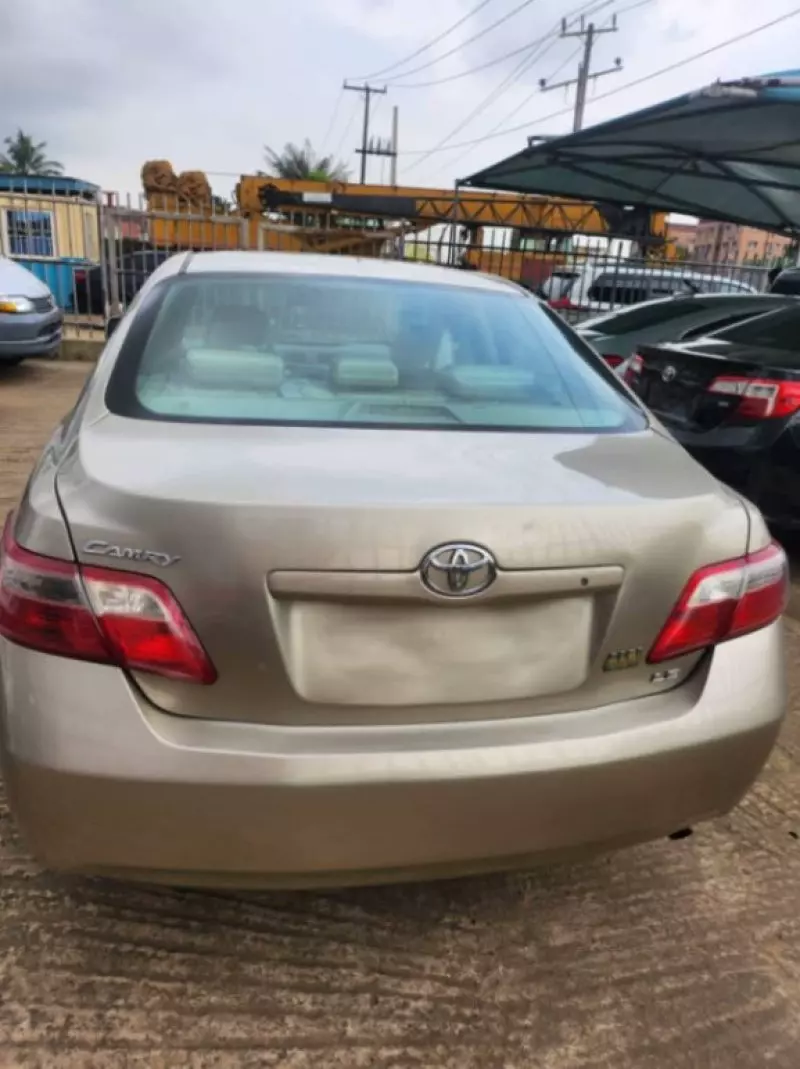 Toyota Camry   - 2007
