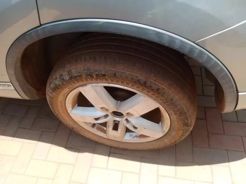 Volkswagen Touareg   - 2012