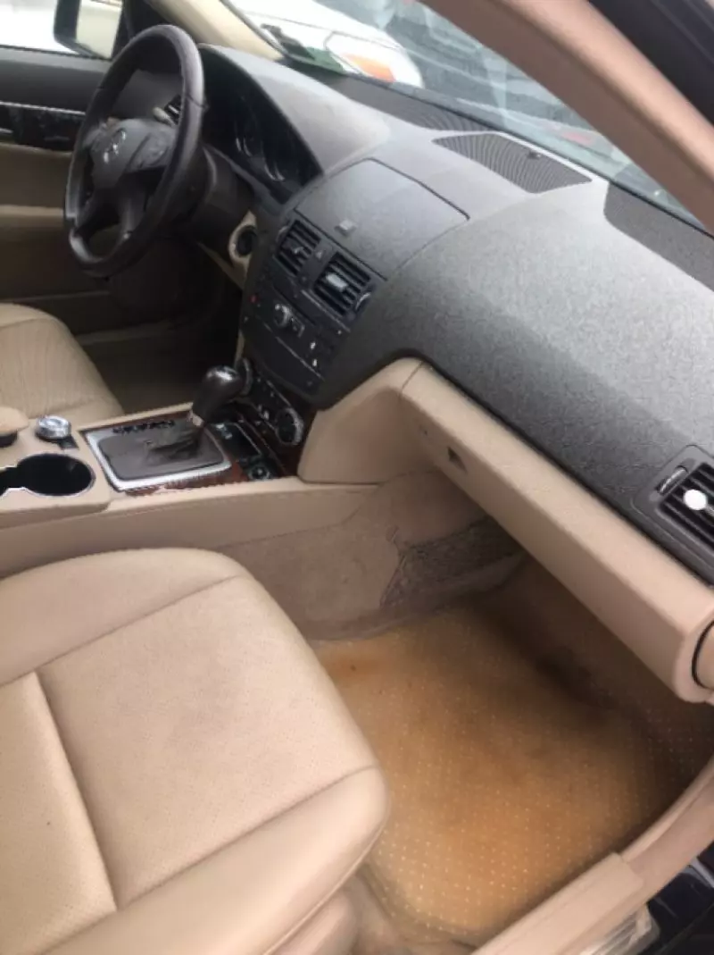 Mercedes-Benz 300   - 2010