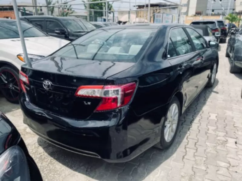TOYOTA Camry   - 2012