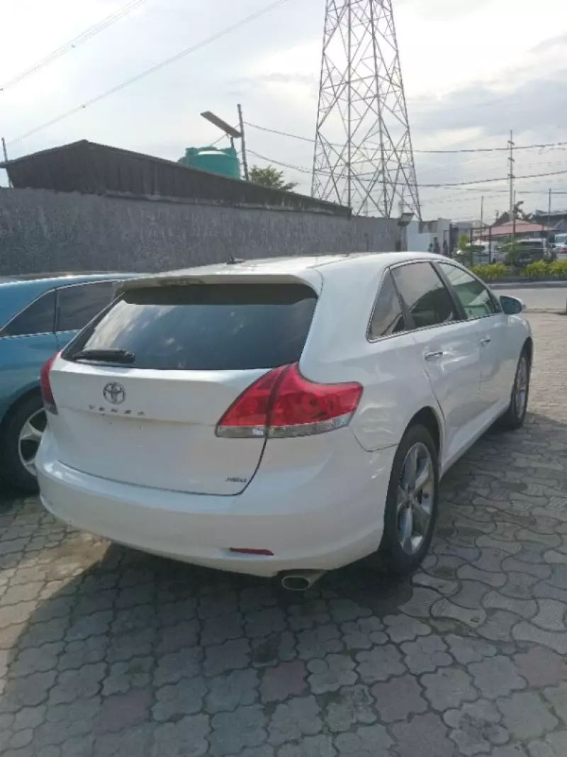 Toyota Venza   - 2013