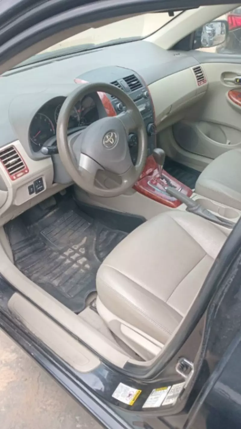 Toyota Corolla   - 2010