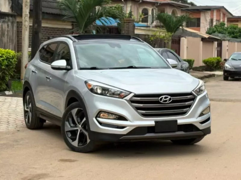 Hyundai Tucson   - 2016