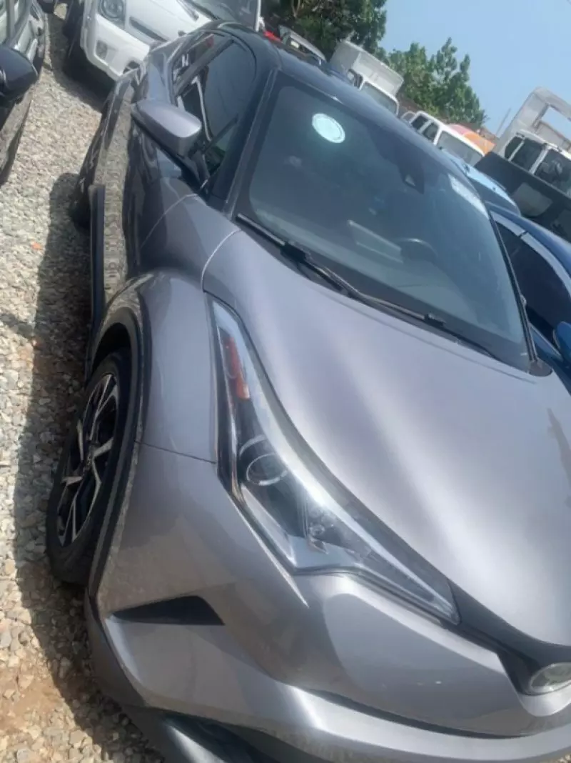 Toyota CH-R   - 2018