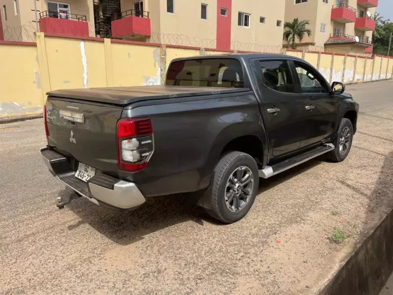 Mitsubishi L200 D/C Sportero A/T   - 2022