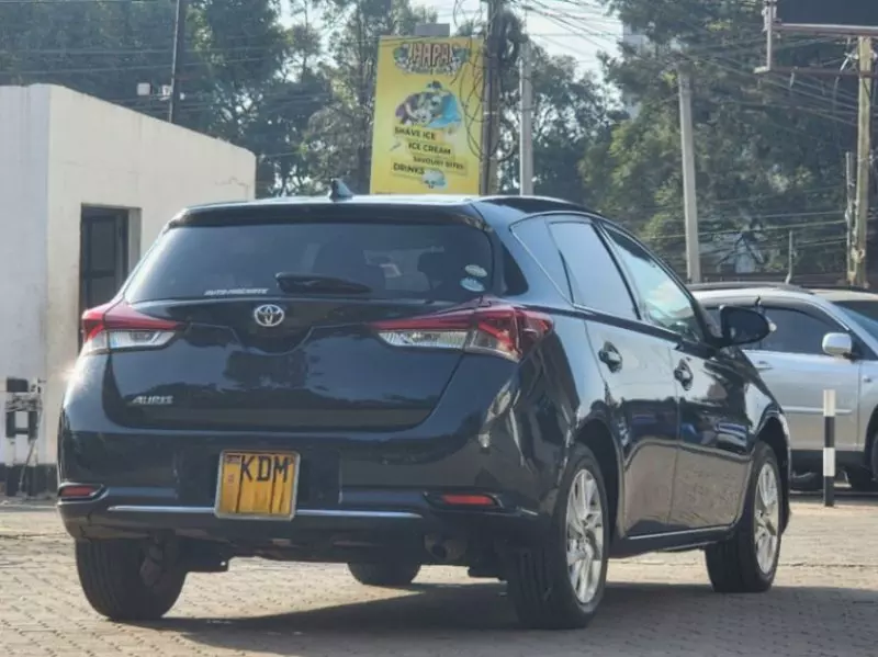 TOYOTA Auris   - 2016