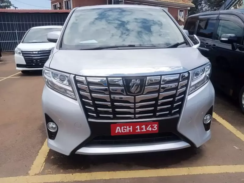 Toyota Alphard   - 2017