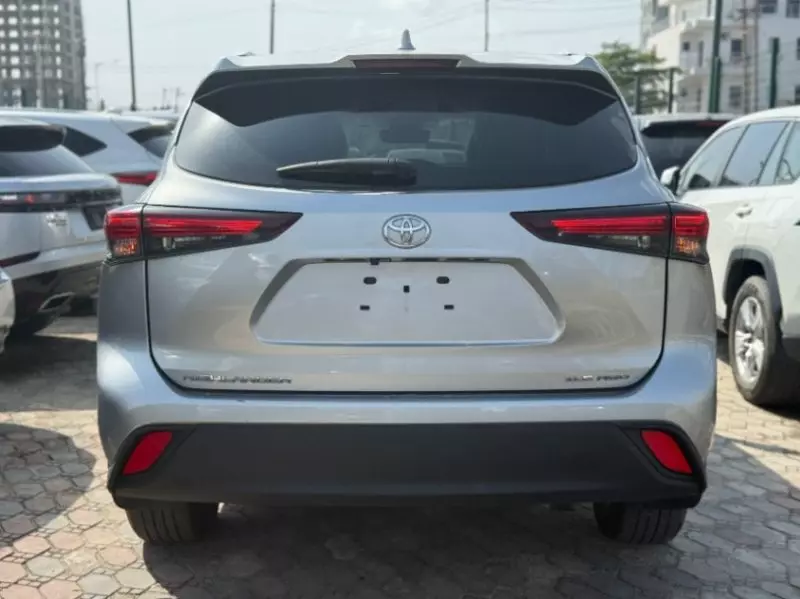 Toyota Highlander   - 2024