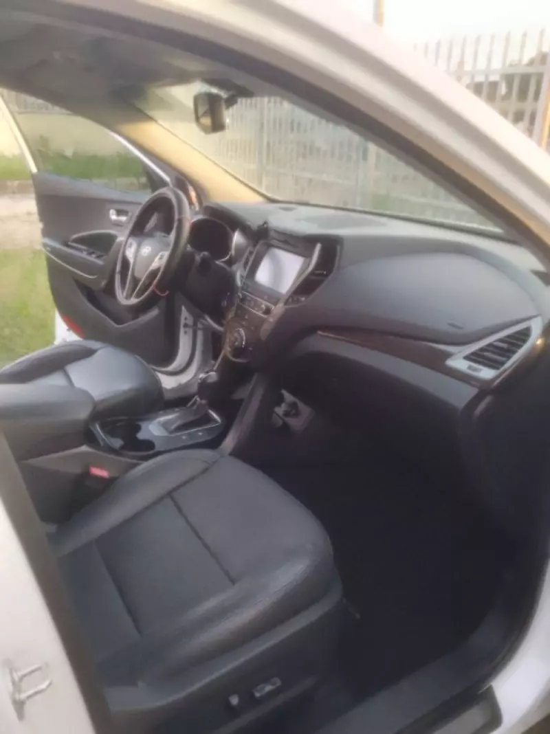 Hyundai Santa FE   - 2016