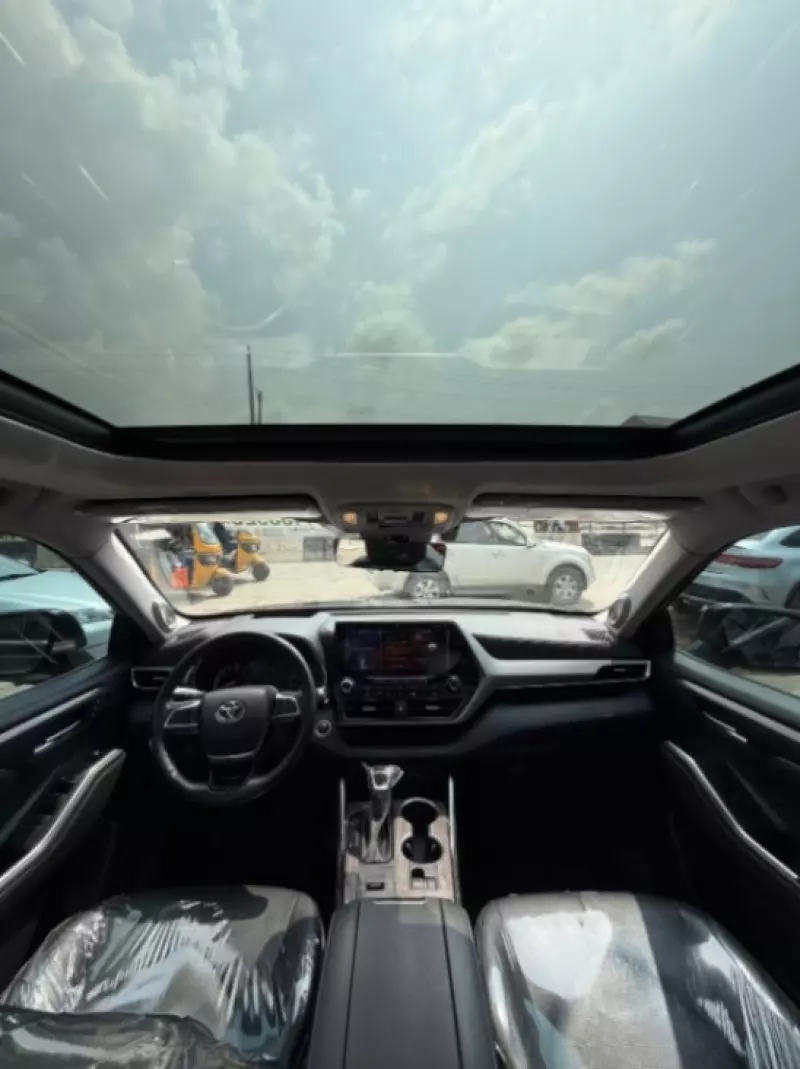 Toyota Highlander   - 2021
