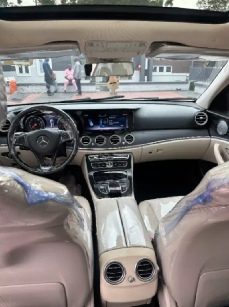 Mercedes-Benz E 300   - 2017