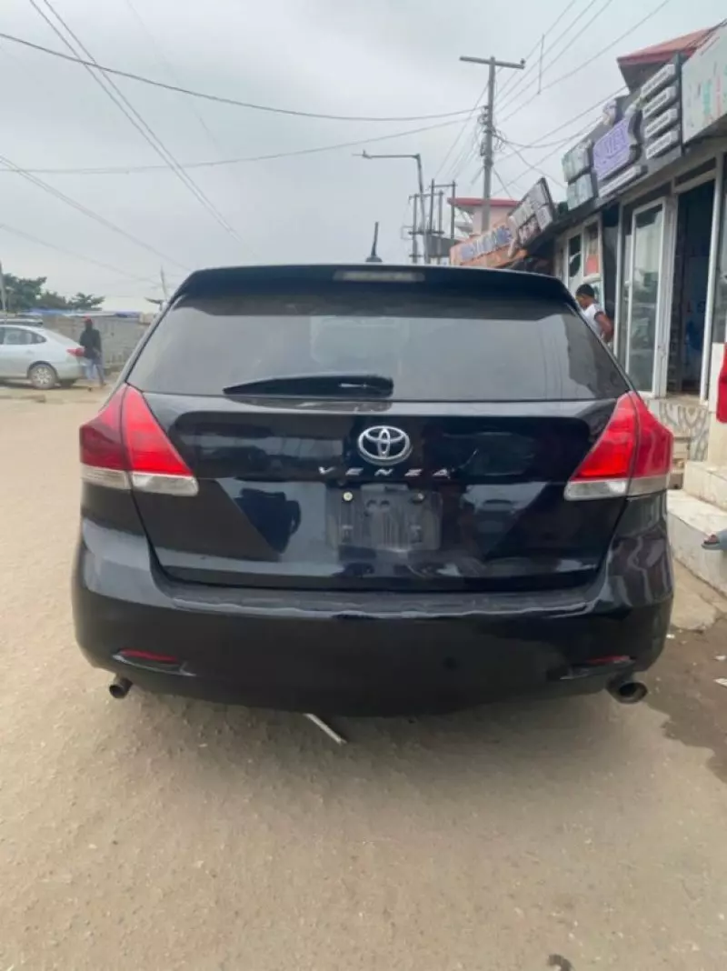 TOYOTA Venza   - 2010