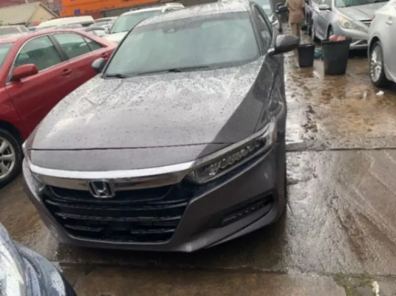 Honda Accord   - 2018