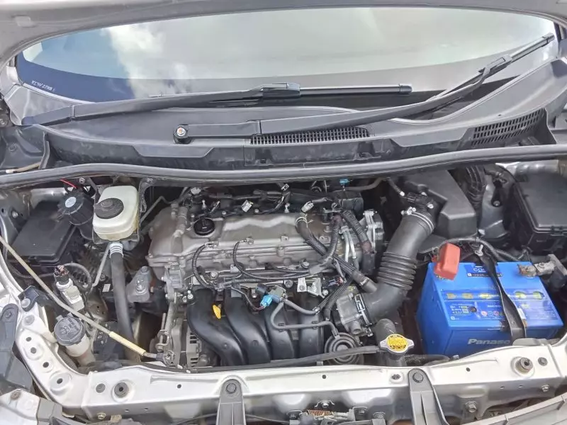 Toyota Noah   - 2012