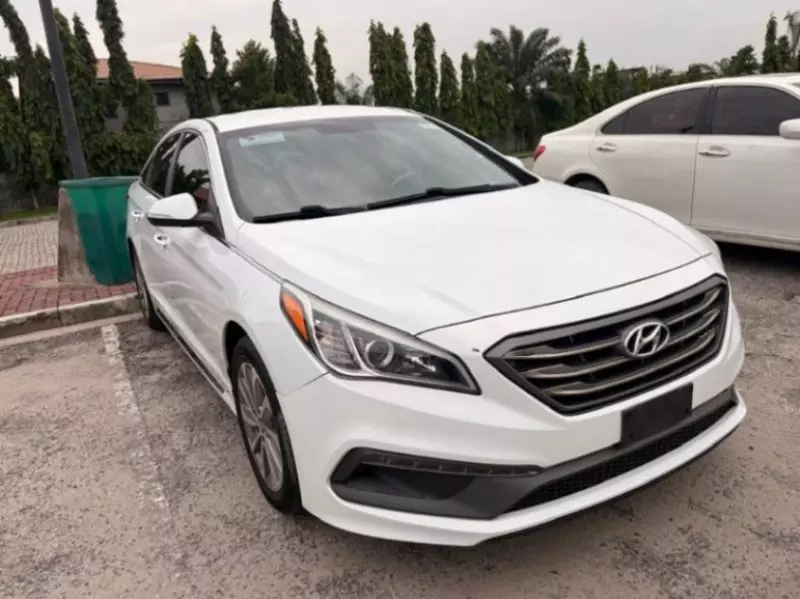 Hyundai Sonata   - 2015
