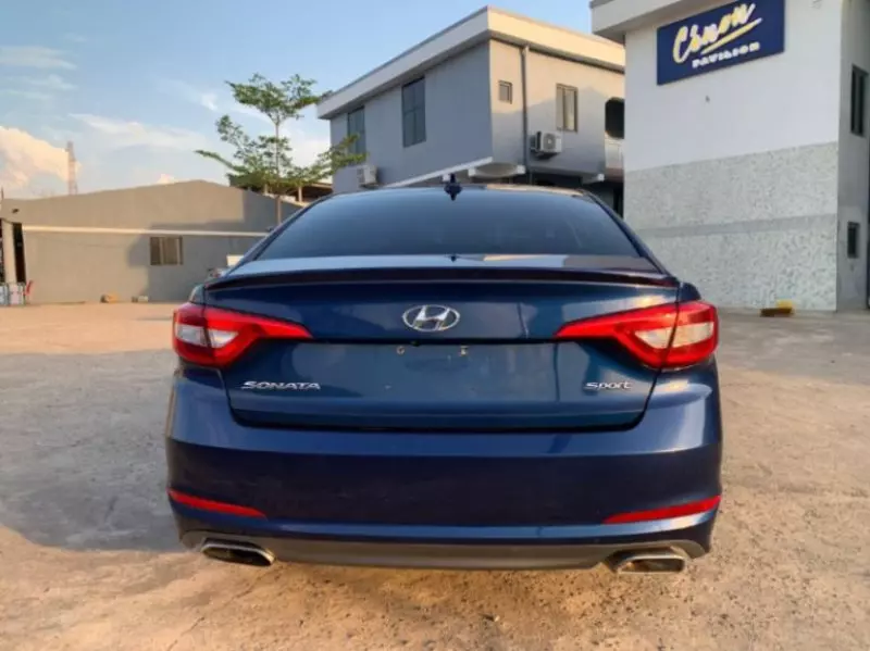 Hyundai Sonata   - 2015