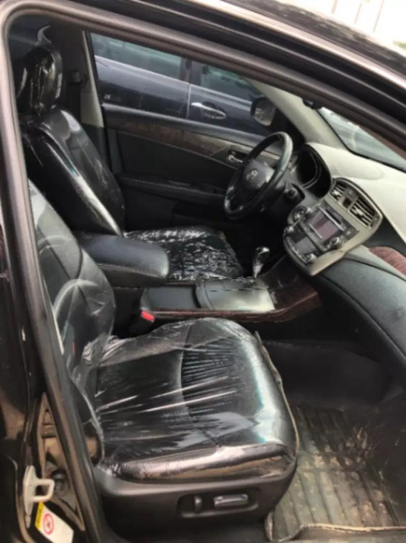 Toyota Avalon   - 2012