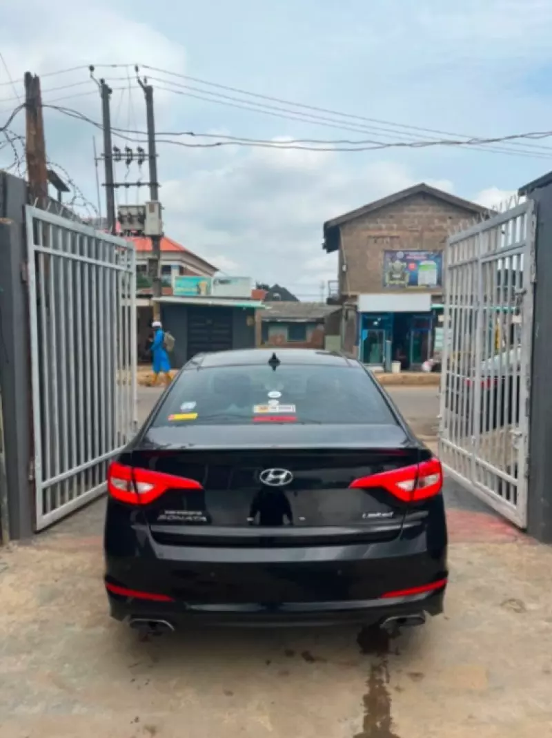 Hyundai Sonata   - 2015