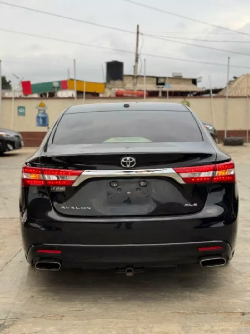 TOYOTA Avalon   - 2015