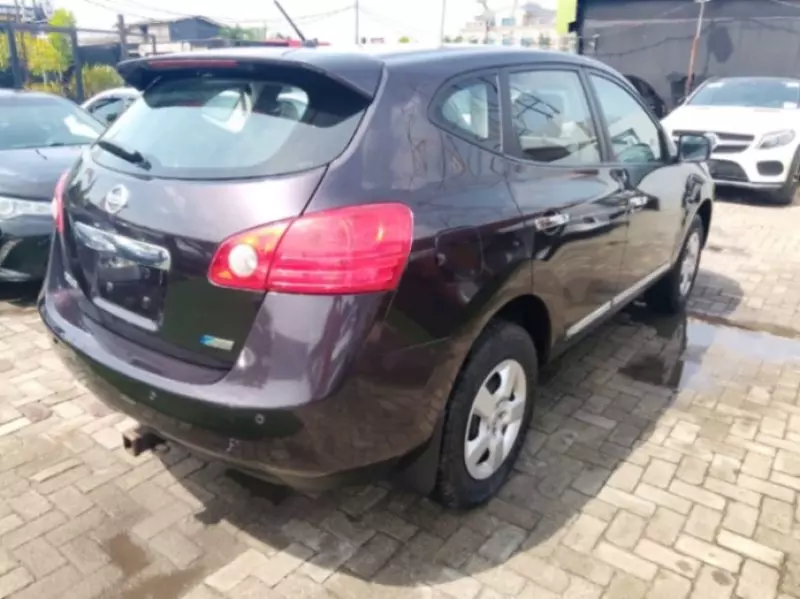 Nissan Rogue   - 2011